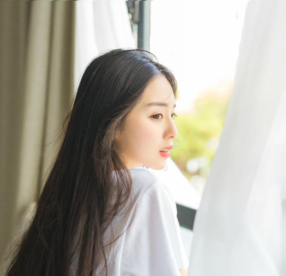 “不知主公有何吩咐？”庞统等人连忙躬身道，骠骑令，代表吕布，骠骑令一出，任何人不得违背。